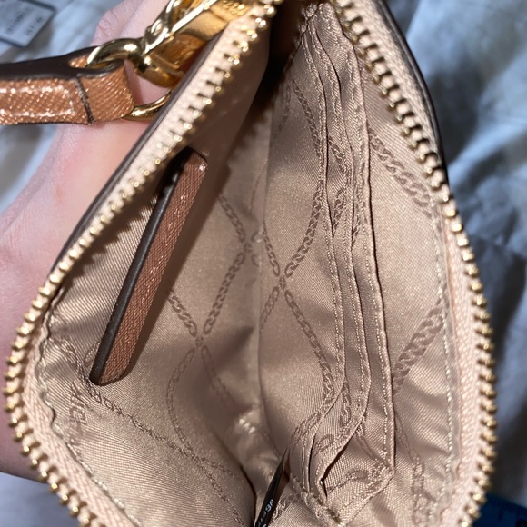 Michael Kors Rose Gold Wrsitlet - Picture 2 of 3